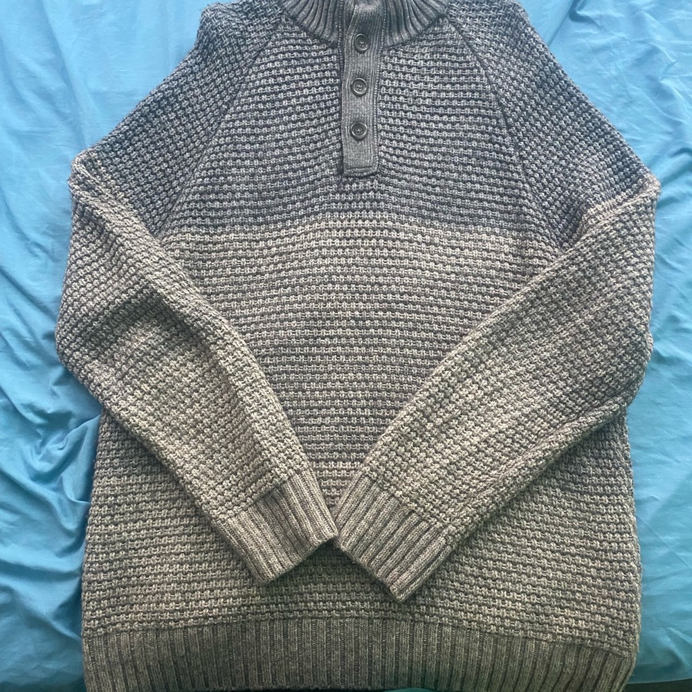 Banana Republic Men's Textured Gray Turtleneck Sweater